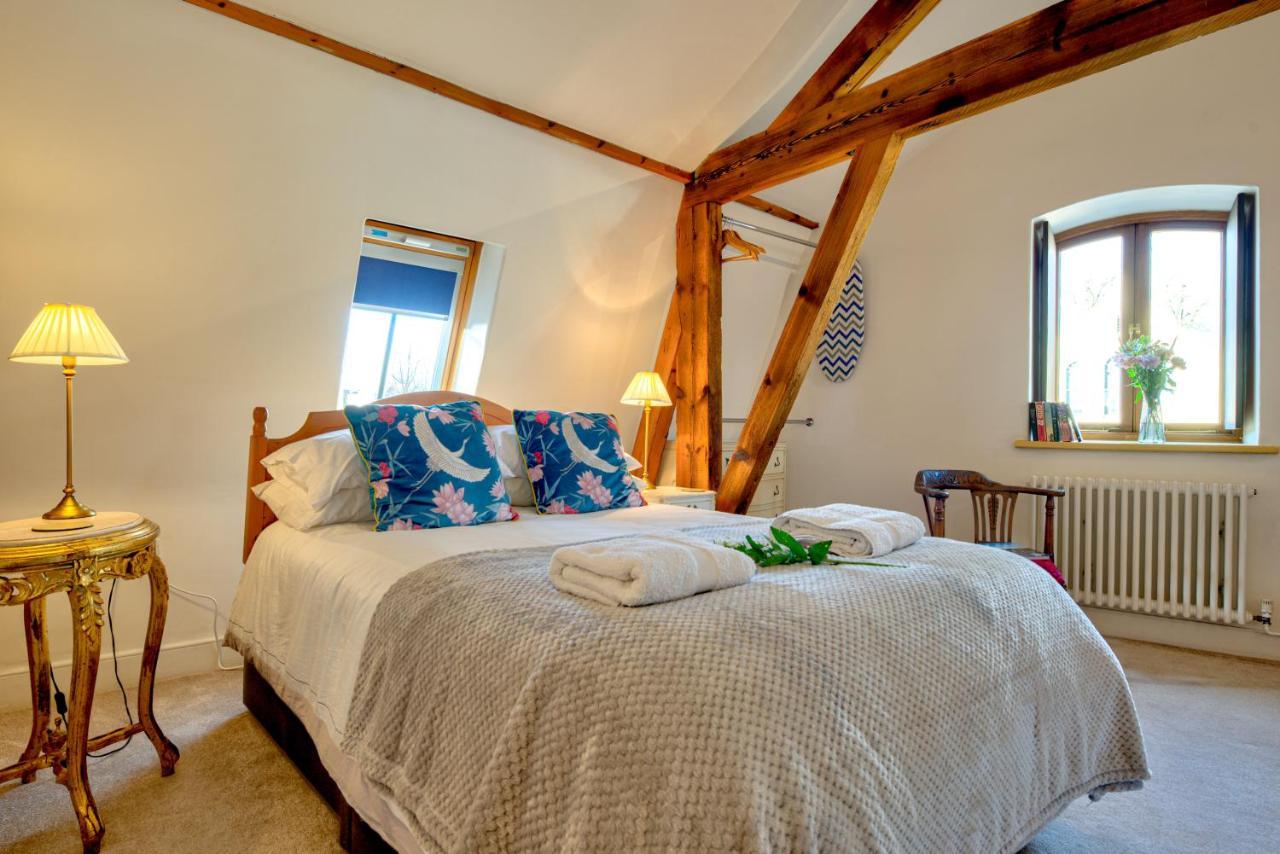 Central Studio Suite - Modern Stay With Free Wifi Стамфорд Екстериор снимка